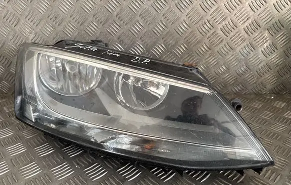 Volkswagen Jetta VI Headlight/headlamp 5C7941005H