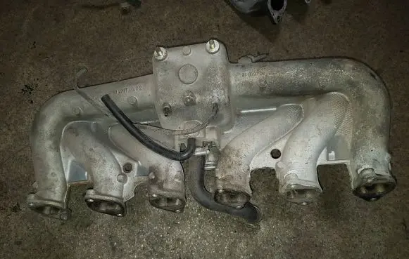 BMW 7 E32 Intake manifold 1717402