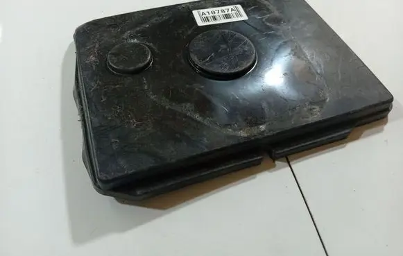 Subaru Forester SG Battery box tray cover/lid 82122AA011