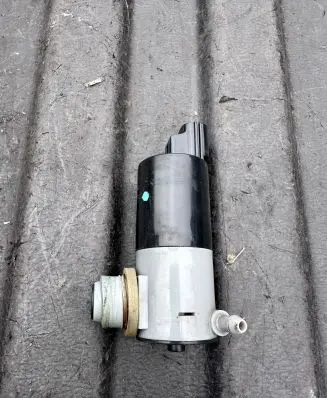 Volvo S90, V90 Windscreen/windshield washer pump 1029933 171281