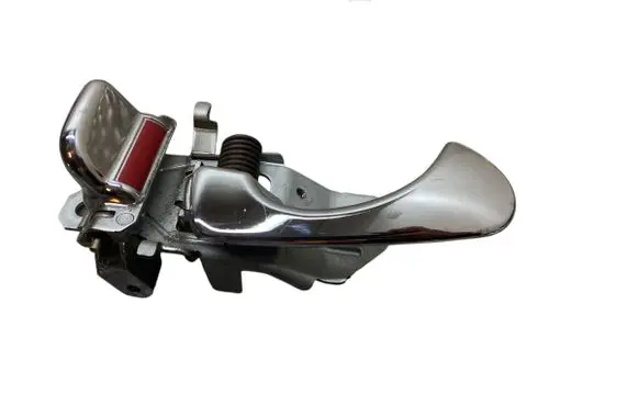 Mitsubishi L200 Front door interior handle 