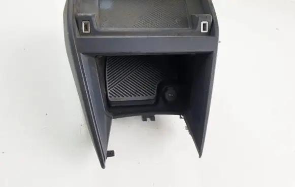 Citroen C4 III e-C4 Cigarette lighter front 
