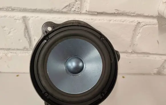 Mercedes-Benz CLS C219 Front door speaker A2198200102 06407B0071
