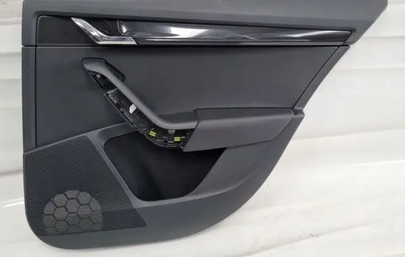 Skoda Yeti (5L) Rear door card panel trim 5E5867024BJ