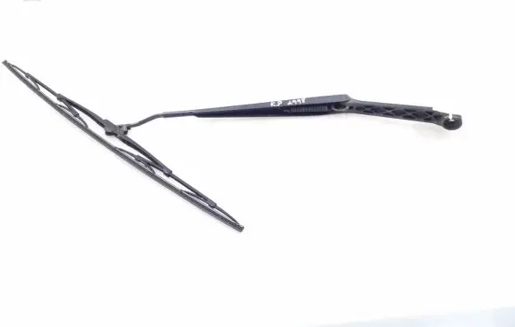 Nissan X-Trail T30 Front wiper blade arm