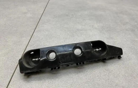 Nissan Pulsar Front bumper mounting bracket 622253ZL0A