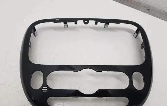 KIA Soul Radio/GPS head unit trim 