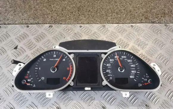 Audi A6 S6 C6 4F Speedometer (instrument cluster) 4F0920983G