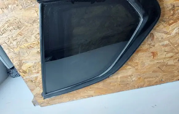 BMW X5 G05 Rear side window 7444082