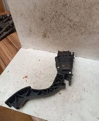Ford Focus Accelerator throttle pedal 4M519F836AH 6PV00864101
