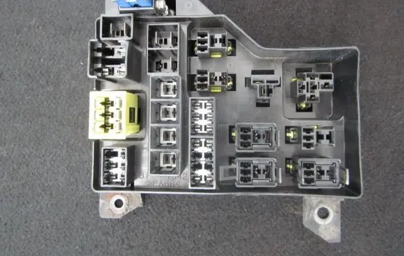 Mitsubishi Carisma Fuse box set b11342