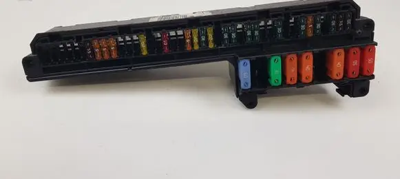 BMW 5 E60 E61 Fuse module 6957330