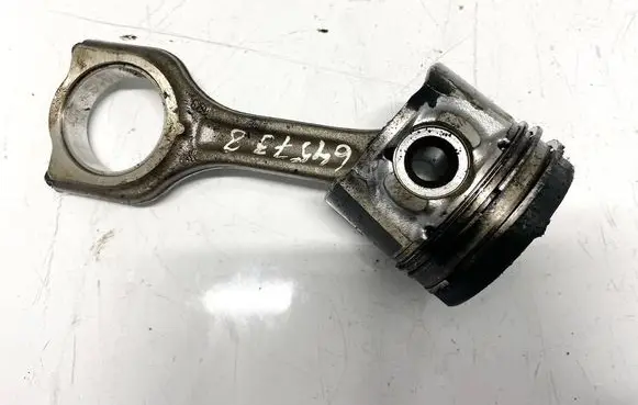 Peugeot 308 Piston with connecting rod