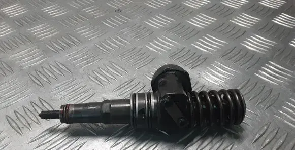 Skoda Fabia Mk2 (5J) Fuel injector 038130073BP 0414720314