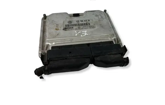 Volkswagen PASSAT B5 Engine control unit/module 038906019BK 28SA4359 0281010305