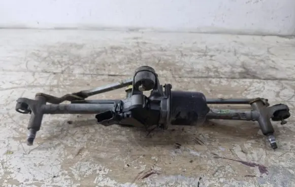 Front wiper linkage and motor