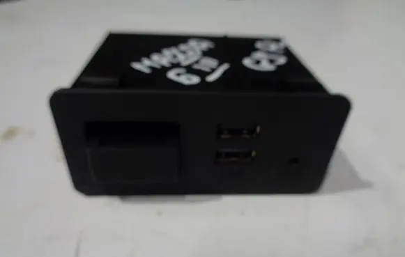 USB socket connector