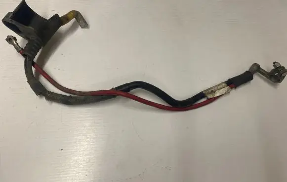 Volkswagen PASSAT B6 Positive cable (battery) 1K0971228L