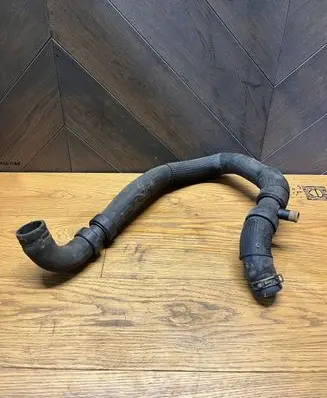 Coolant pipe/hose