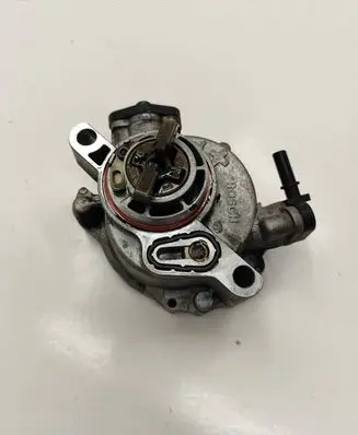 Peugeot 308 Vacuum pump 9804021880