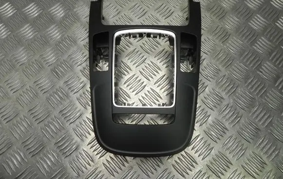 Audi Q5 SQ5 Radio/GPS head unit trim 8K0864261 T1943