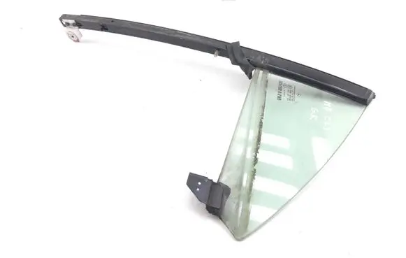 Mercedes-Benz CLS C219 Rear vent window glass A2197300119