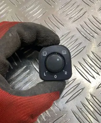 Skoda Superb B6 (3T) Wing mirror switch 3T0959565A 083001S