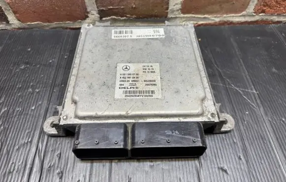 Mercedes-Benz Sprinter W906 Engine control unit/module A6519000700 A6519010600