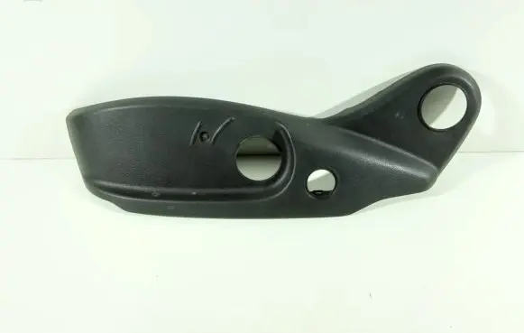 KIA Xceed Front driver seat rail trim 88171J7020 3454077 88172J7010