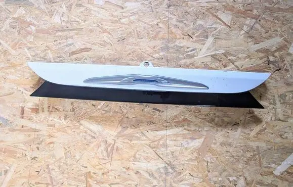 Chrysler Pacifica Tailgate trim 5RL88GW7AG