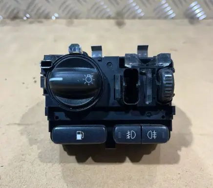 Volvo XC90 Light switch 8697221