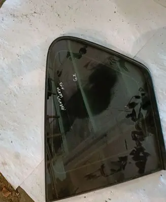 Toyota Avensis Verso Rear side window AS2