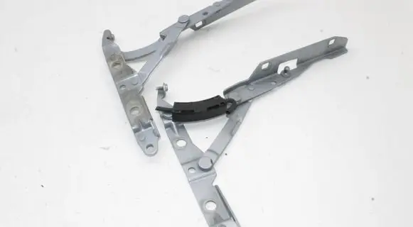 Jaguar XK8 - XKR Tailgate/trunk/boot hinge