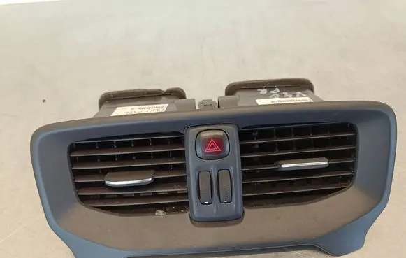 Volvo V40 Dash center air vent grill 313702