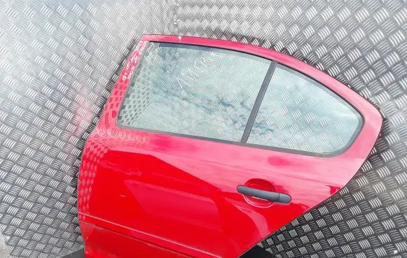 Skoda Octavia Mk2 (1Z) Front door