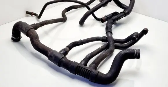 Renault Trafic II (X83) Engine coolant pipe/hose
