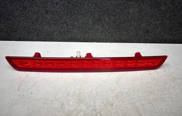 KIA Sorento Third/center stoplight 927502P000