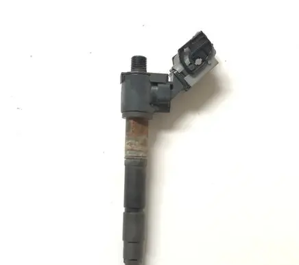 Volvo V40 Fuel injector VEA132370010 11U23037 0180