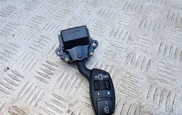 BMW 5 E60 E61 Wiper control stalk 6924107