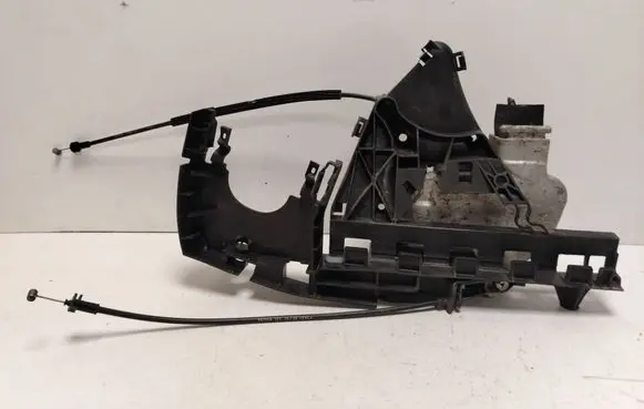 Volvo V50 Front door lock 30799333