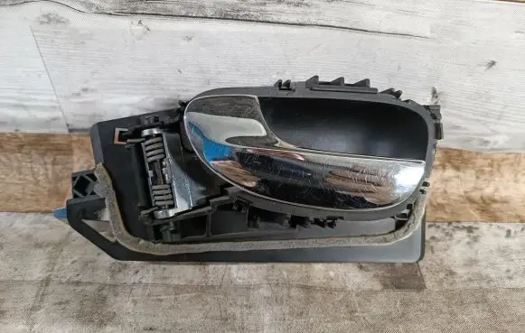 Peugeot 307 Front door interior handle 9643604577