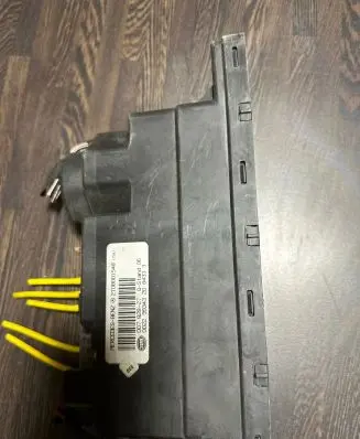 Mercedes-Benz E W211 Central locking vacuum pump 2108001548