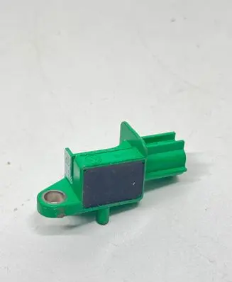 Volkswagen Touran I Airbag deployment crash/impact sensor 5M0909606A 5WK43658