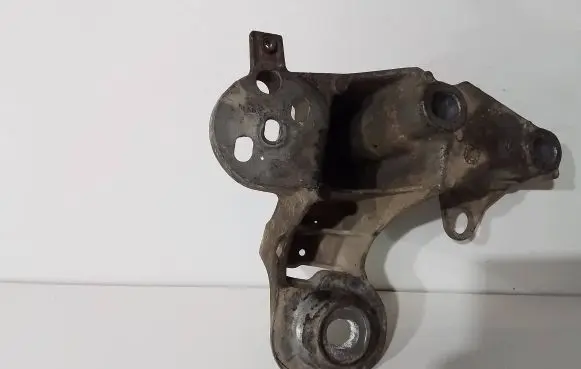 Audi A4 S4 B6 8E 8H Engine mounting bracket 8e0199352f