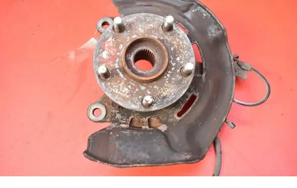 Toyota Avensis T270 Front wheel hub spindle knuckle
