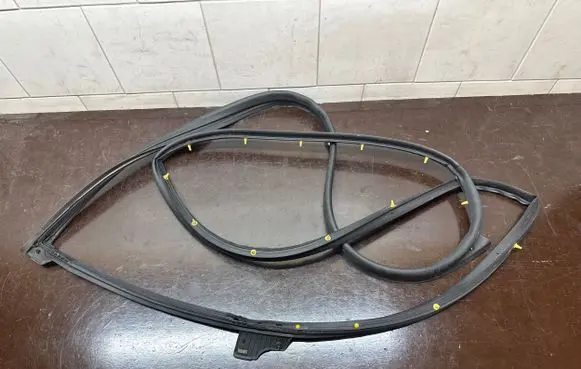 Renault Koleos II Rubber seal front coupe door 808301034R