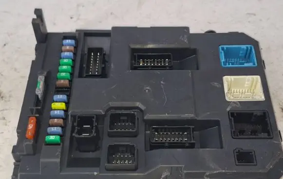 Citroen DS3 Fuse module 9666952280 22661F01 PRT0678001