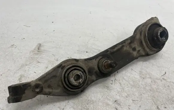 Front lower control arm/wishbone