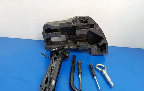 Opel Corsa D Lift Jack 13299889