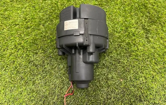 Mercedes-Benz CLS AMG C219 Secondary air pump A0001404285 0580000018